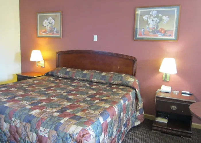 First Western - Fairmont 2* Fairmont City