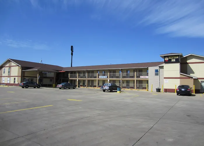 First Western - Fairmont Motel 2*