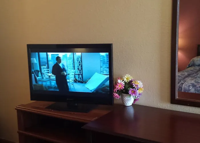 Мотель First Western - Fairmont Fairmont City