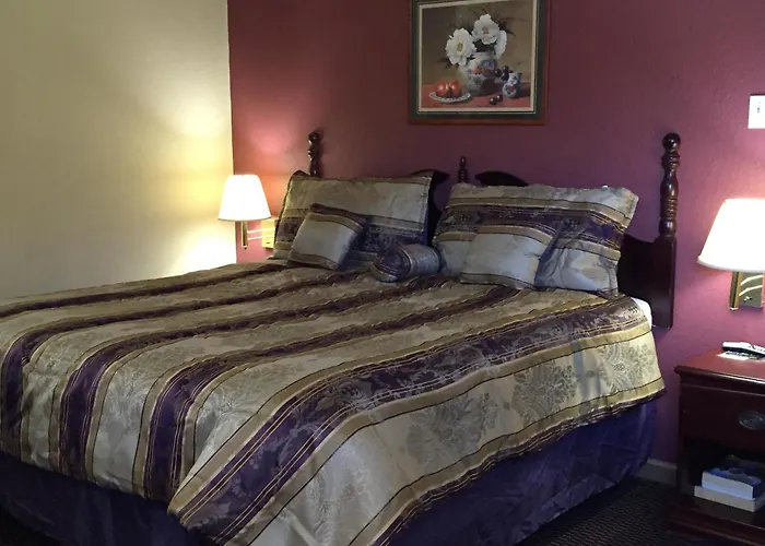 First Western - Fairmont 2* Fairmont City